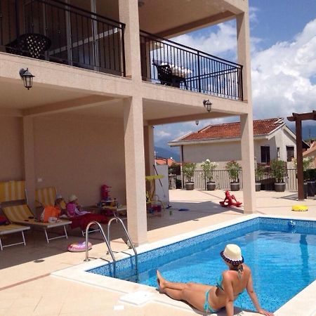 Apartments Villa Viktoria Tivat Exterior photo