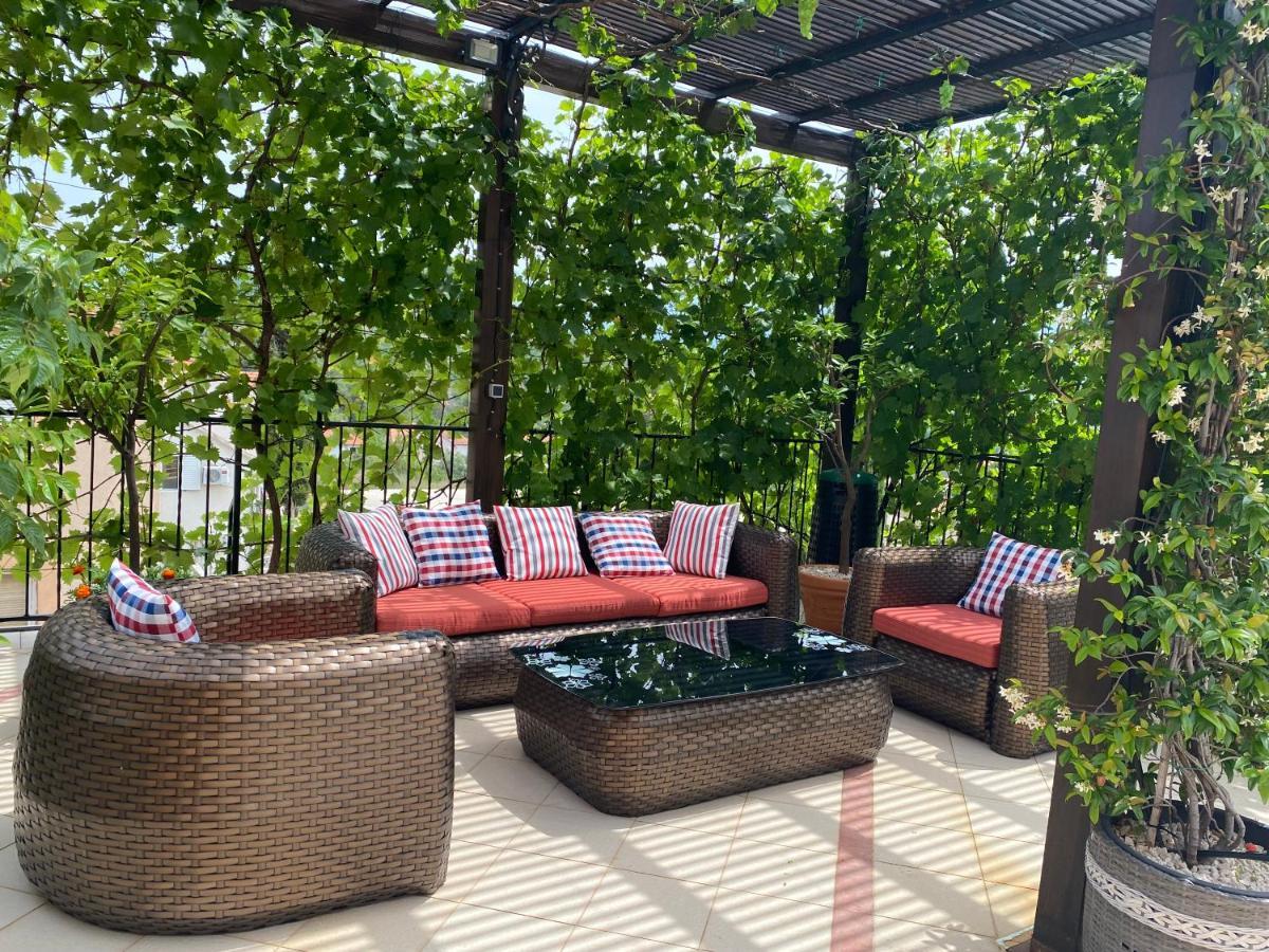 Apartments Villa Viktoria Tivat Exterior photo