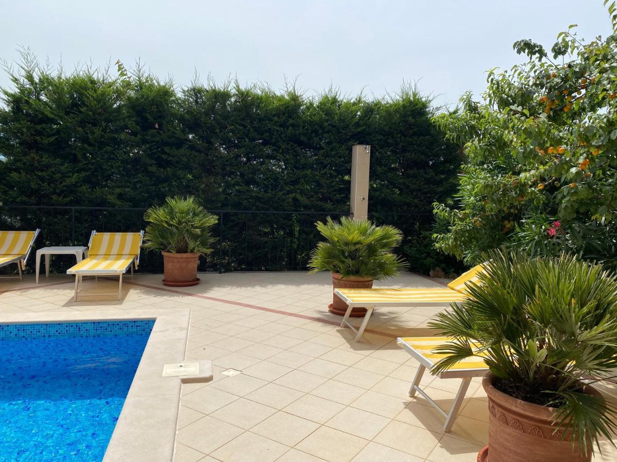 Apartments Villa Viktoria Tivat Exterior photo