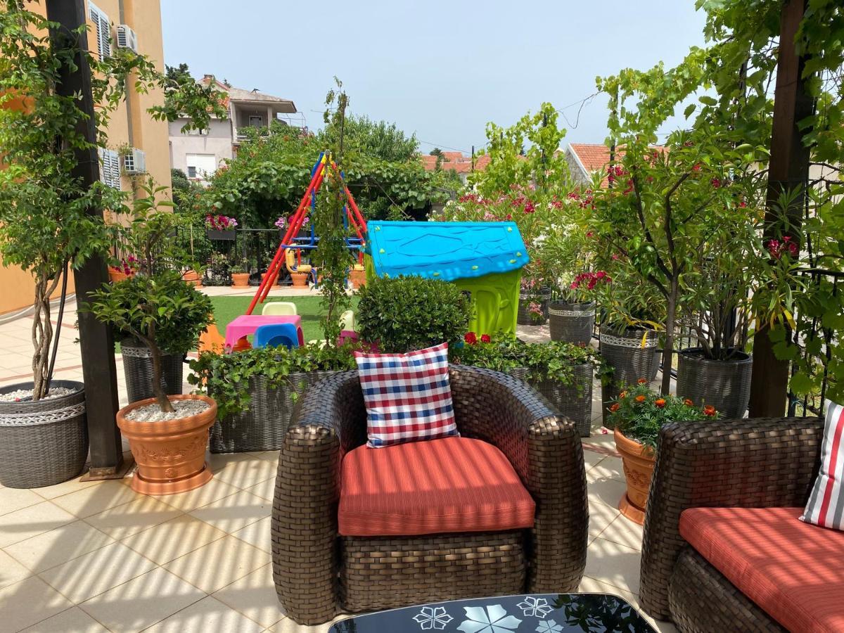 Apartments Villa Viktoria Tivat Exterior photo