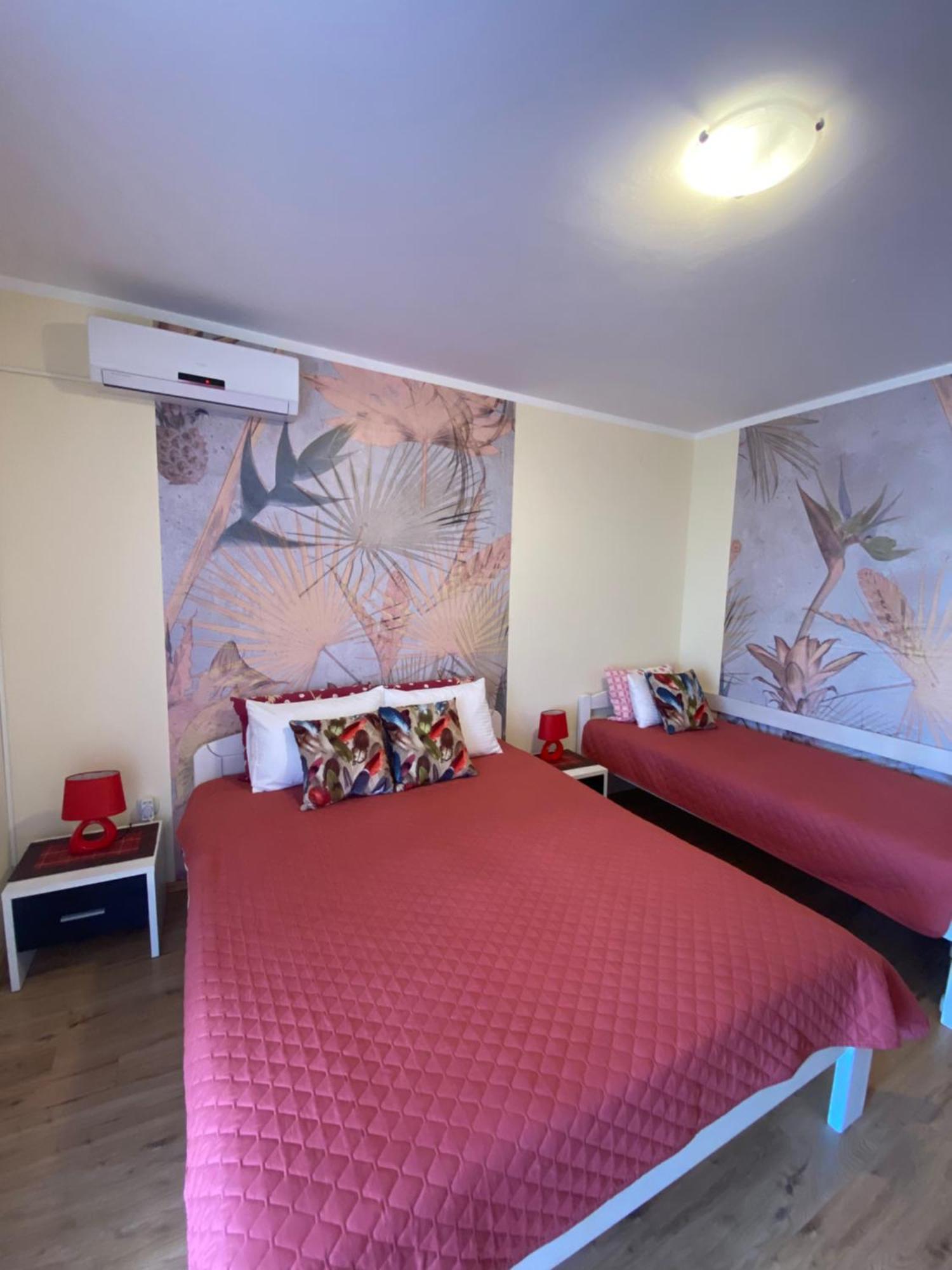 Apartments Villa Viktoria Tivat Exterior photo