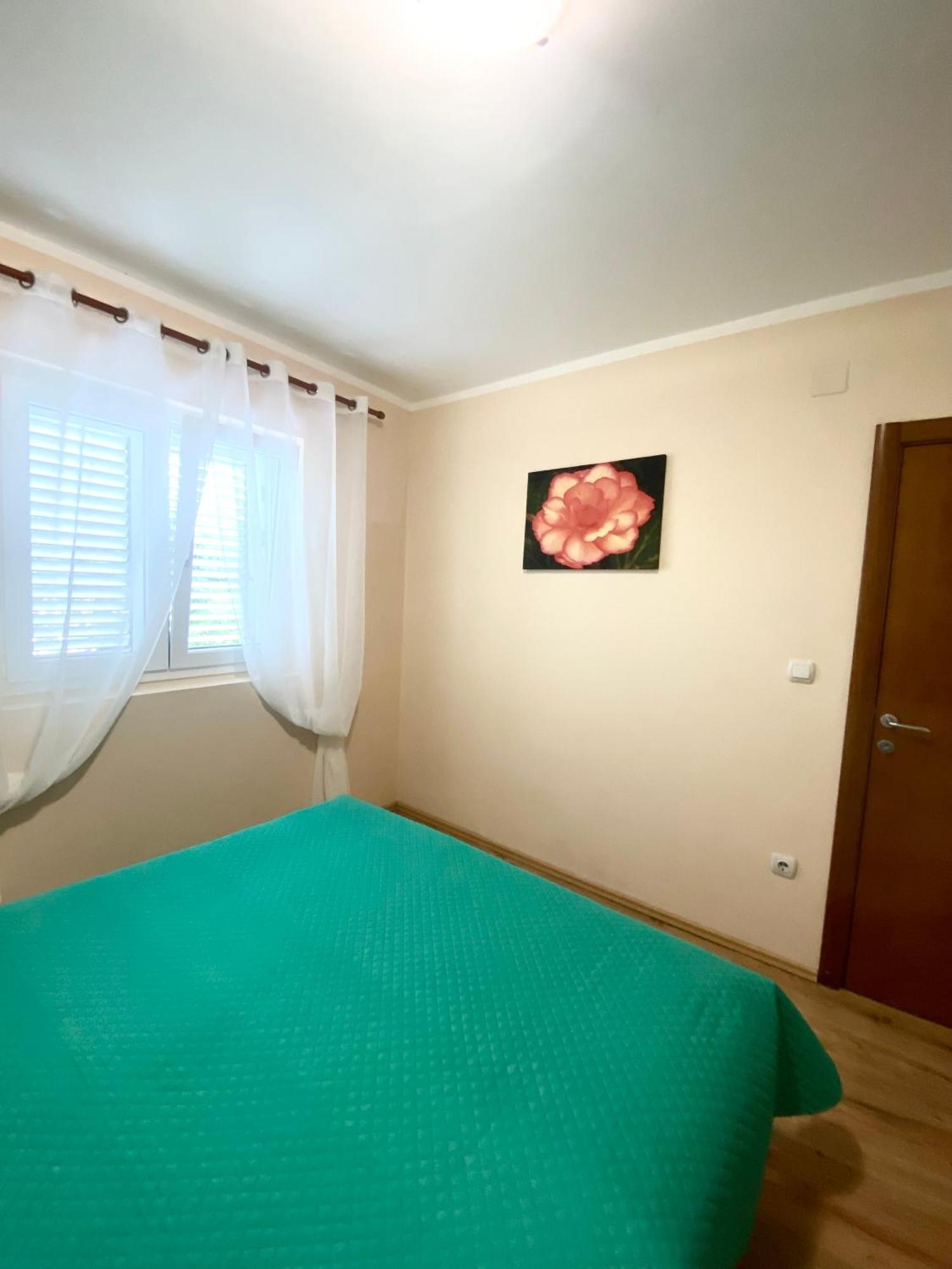 Apartments Villa Viktoria Tivat Exterior photo