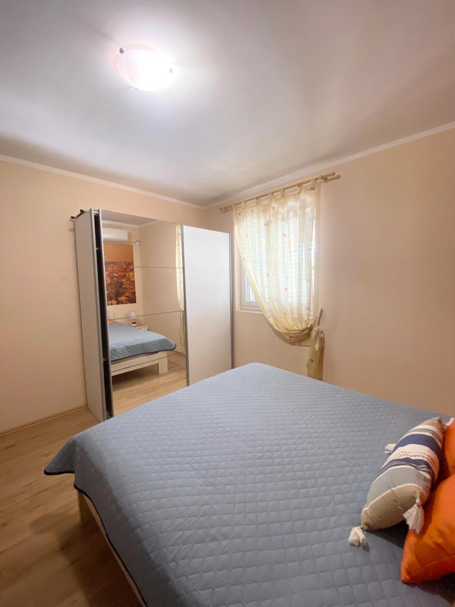 Apartments Villa Viktoria Tivat Exterior photo