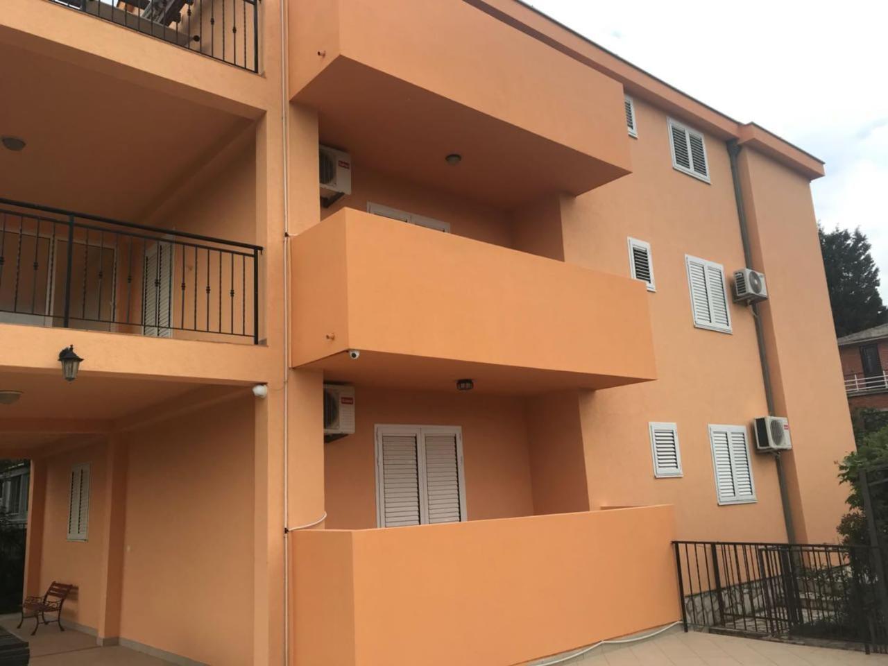 Apartments Villa Viktoria Tivat Exterior photo