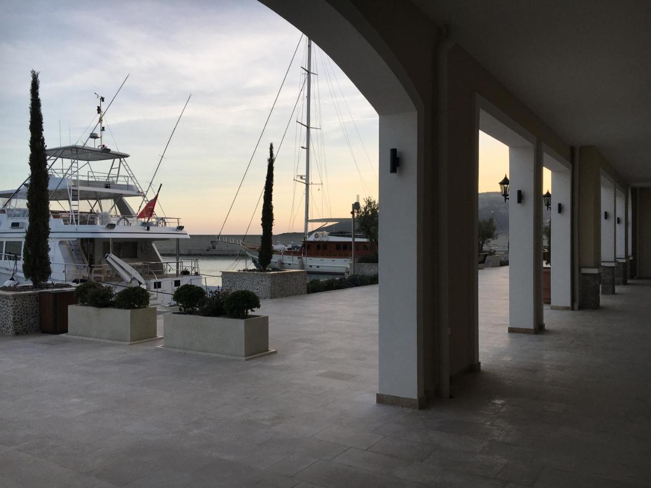 Apartments Villa Viktoria Tivat Exterior photo